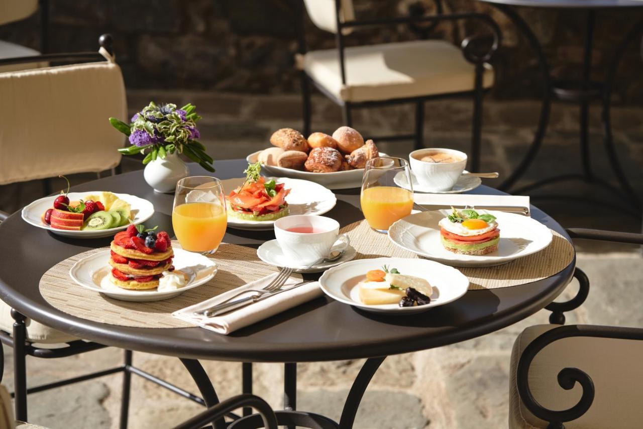 Hotel Castello Banfi - Il Borgo Poggio alle Mura Esterno foto