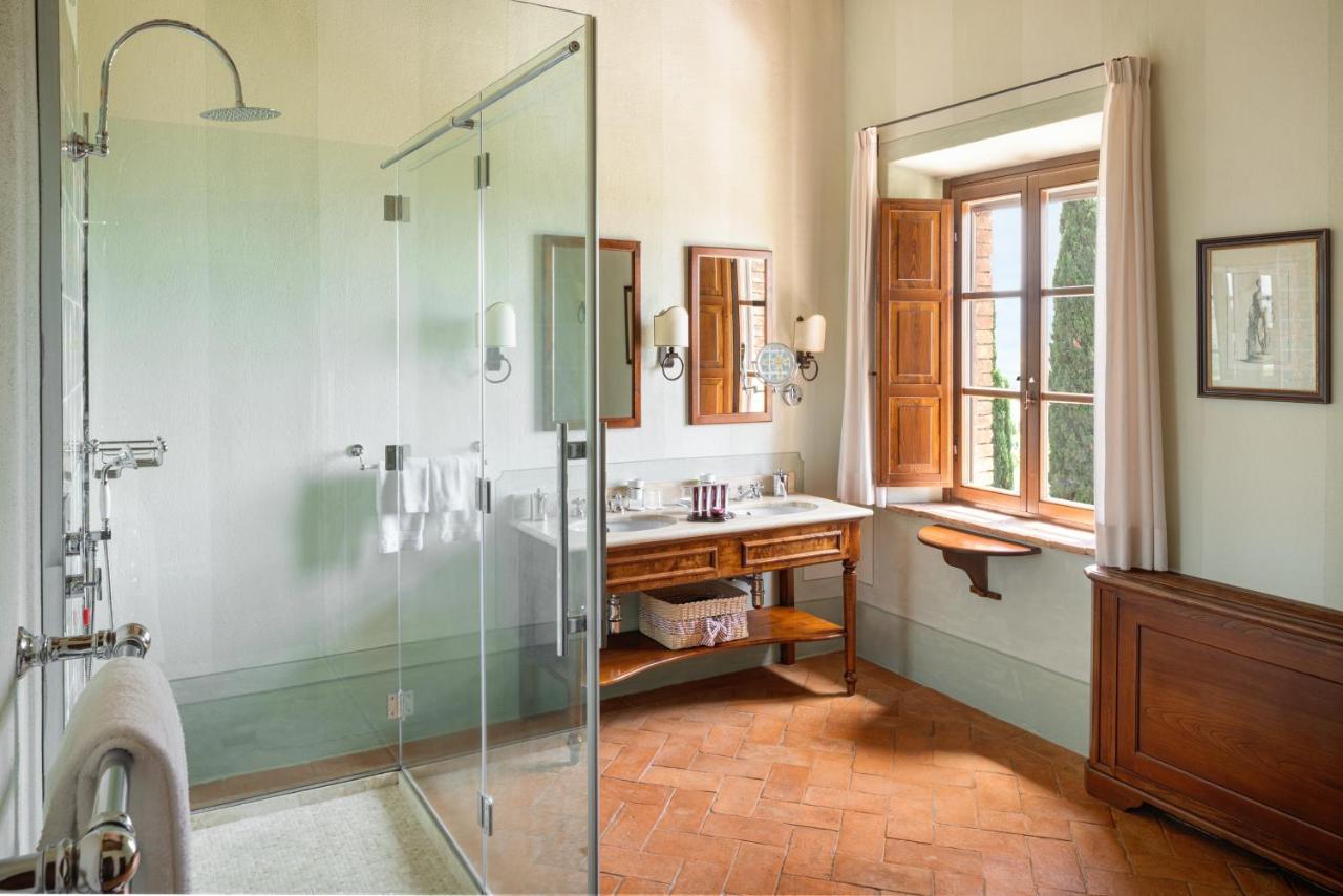 Hotel Castello Banfi - Il Borgo Poggio alle Mura Esterno foto