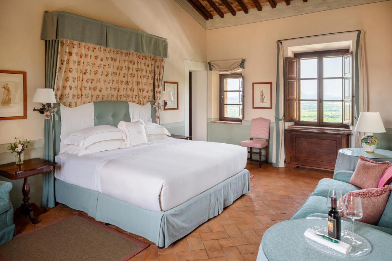 Hotel Castello Banfi - Il Borgo Poggio alle Mura Esterno foto