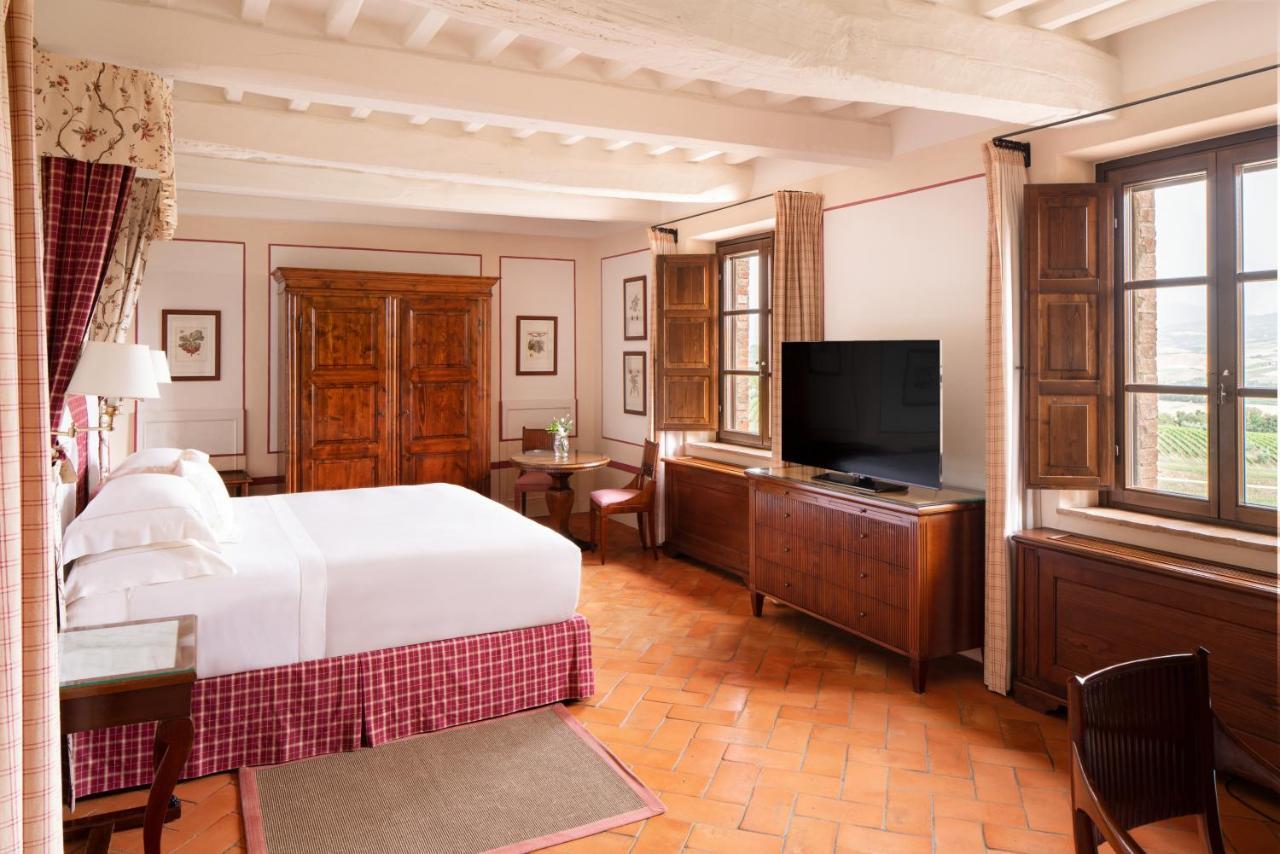 Hotel Castello Banfi - Il Borgo Poggio alle Mura Esterno foto