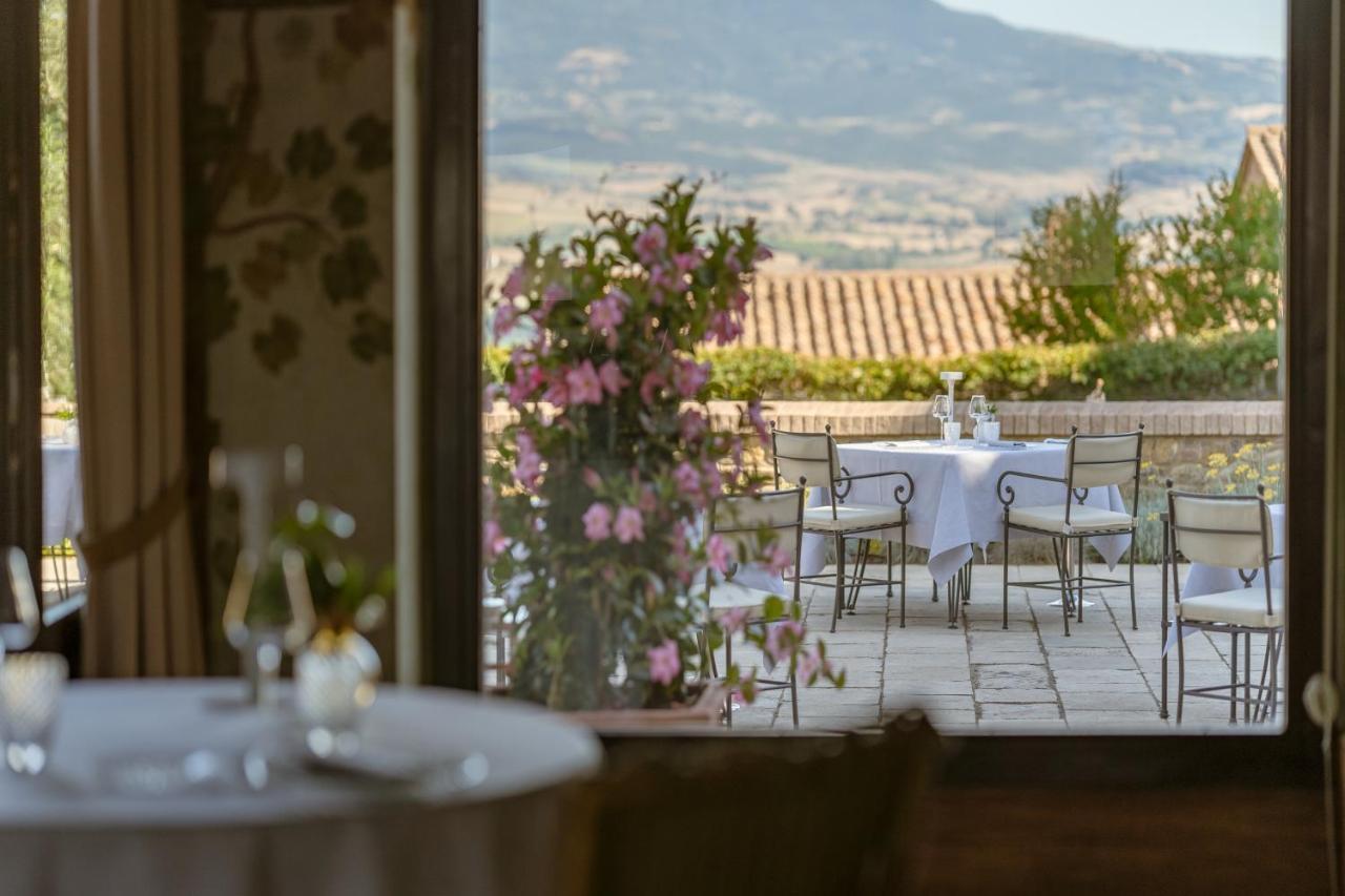 Hotel Castello Banfi - Il Borgo Poggio alle Mura Esterno foto