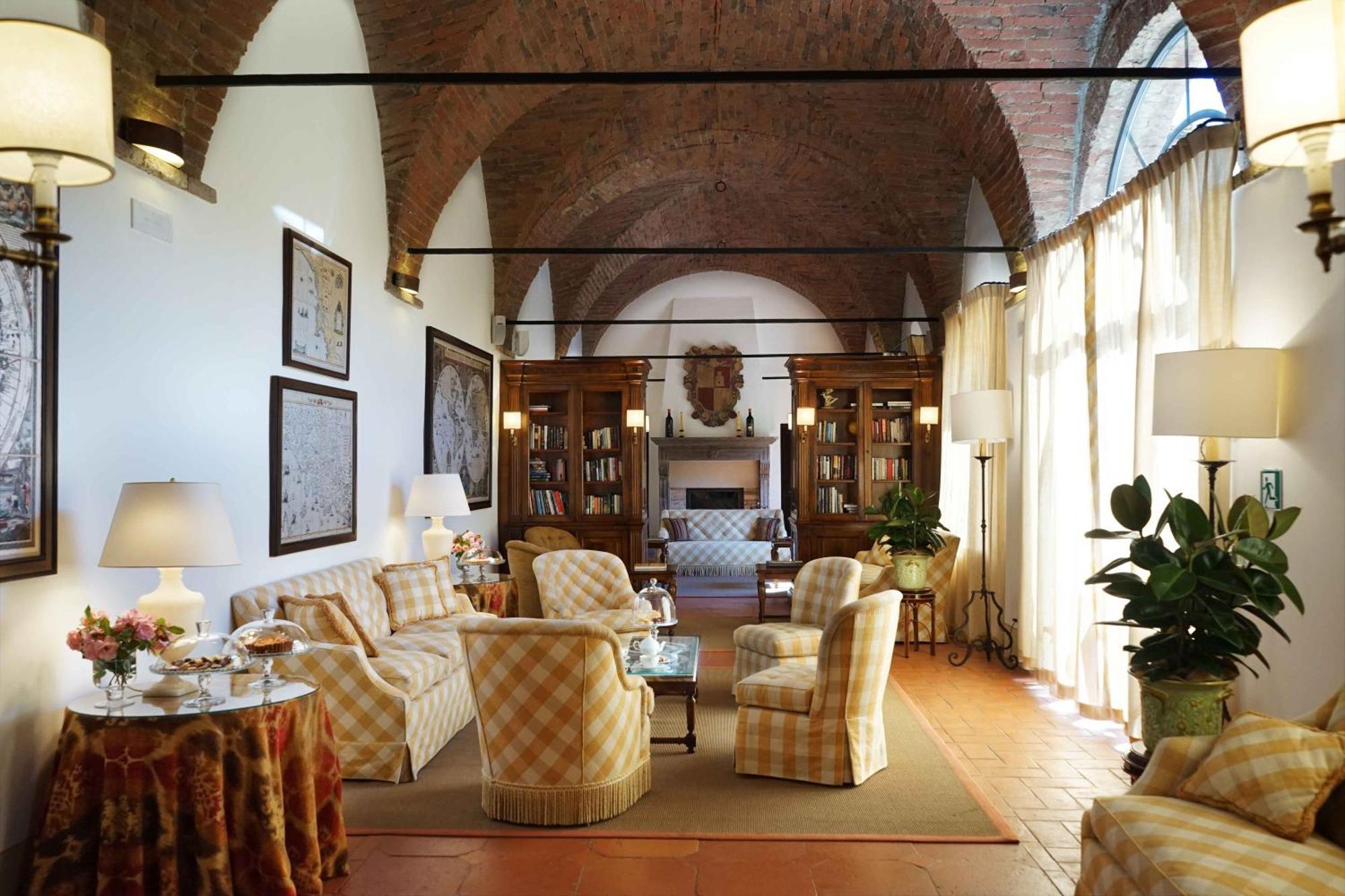 Hotel Castello Banfi - Il Borgo Poggio alle Mura Esterno foto
