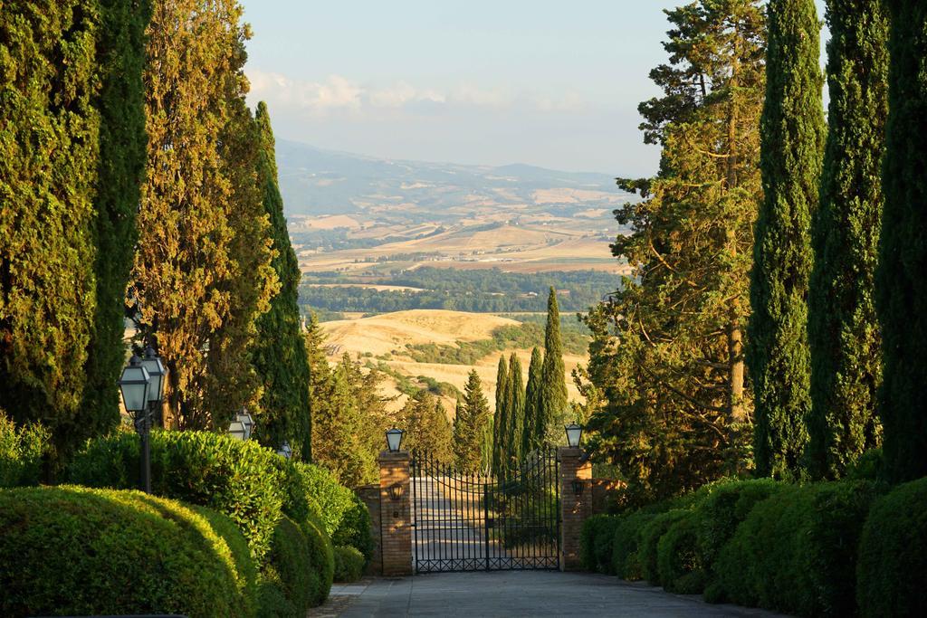Hotel Castello Banfi - Il Borgo Poggio alle Mura Esterno foto
