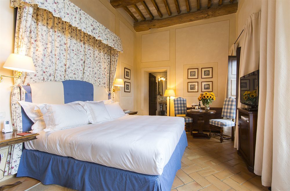 Hotel Castello Banfi - Il Borgo Poggio alle Mura Esterno foto