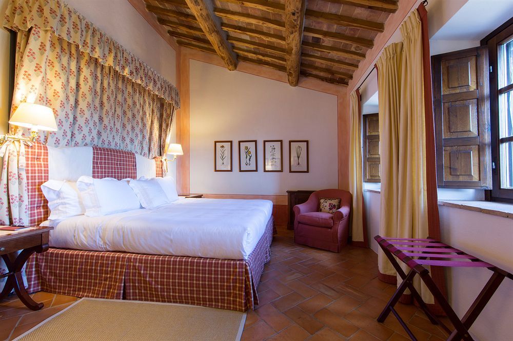 Hotel Castello Banfi - Il Borgo Poggio alle Mura Esterno foto