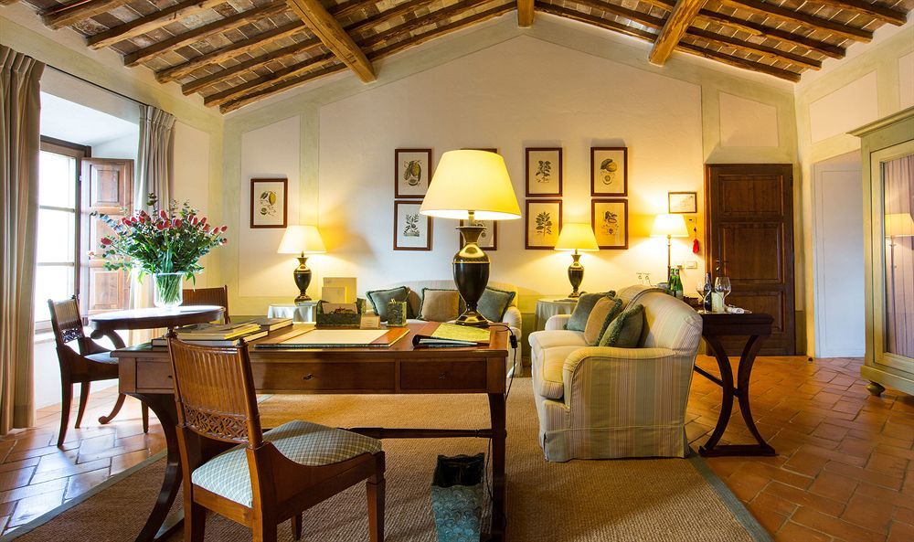 Hotel Castello Banfi - Il Borgo Poggio alle Mura Esterno foto