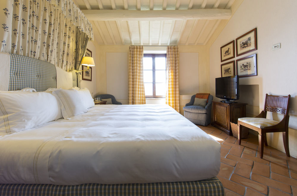 Hotel Castello Banfi - Il Borgo Poggio alle Mura Esterno foto