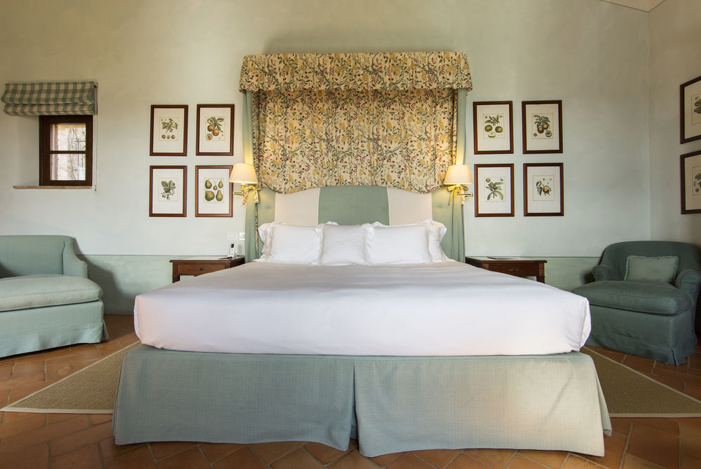 Hotel Castello Banfi - Il Borgo Poggio alle Mura Esterno foto