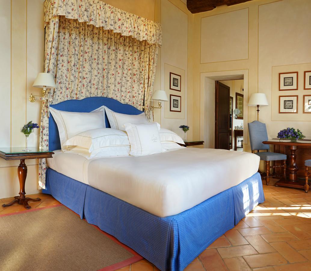 Hotel Castello Banfi - Il Borgo Poggio alle Mura Esterno foto