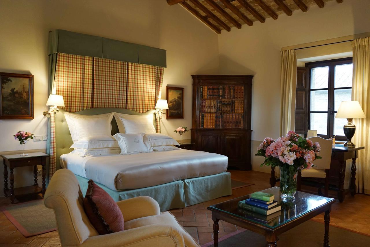 Hotel Castello Banfi - Il Borgo Poggio alle Mura Esterno foto