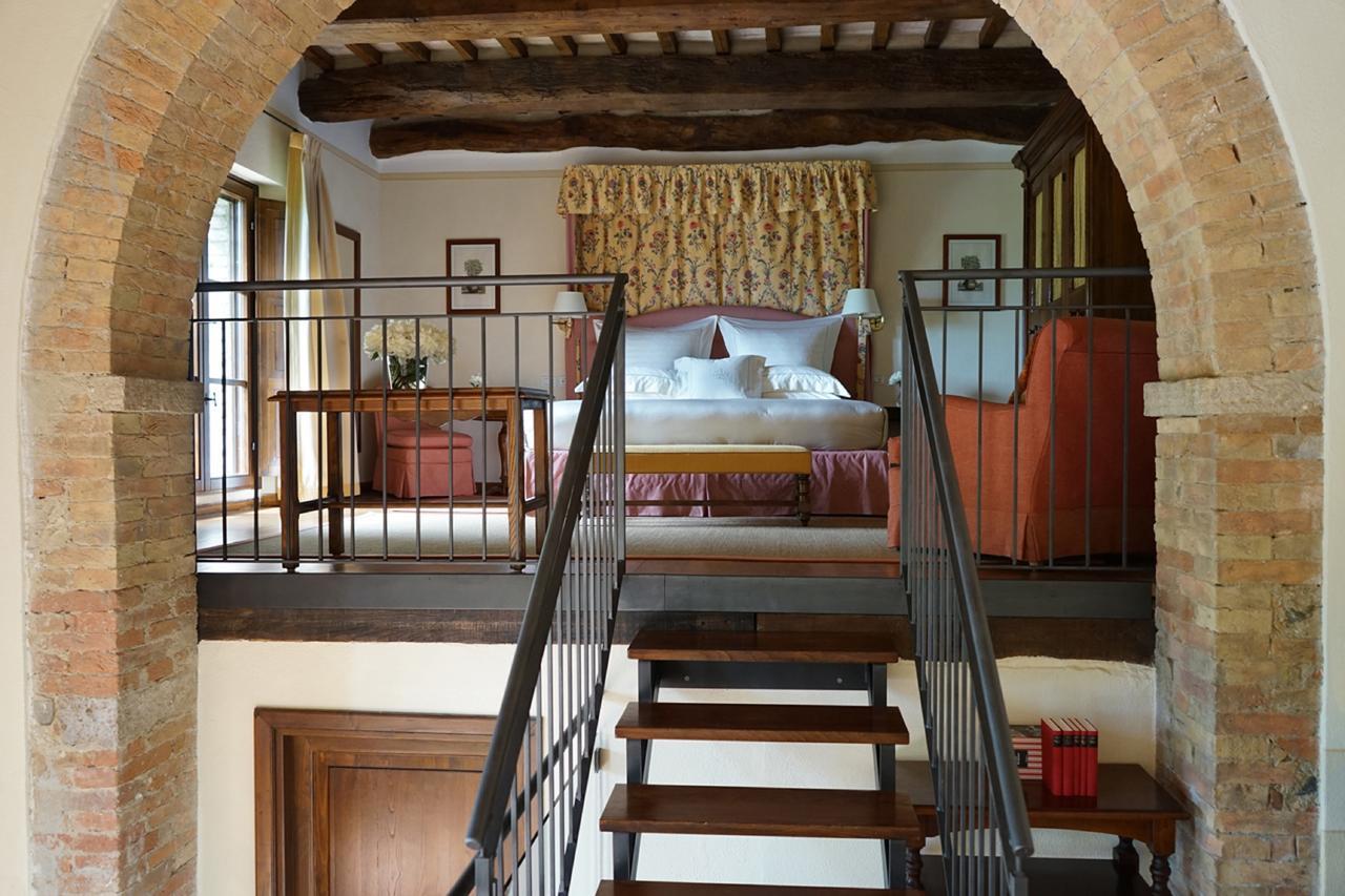 Hotel Castello Banfi - Il Borgo Poggio alle Mura Esterno foto