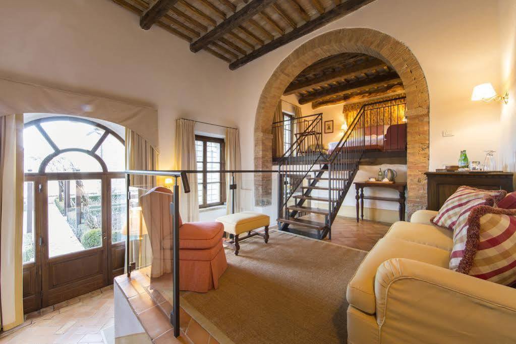 Hotel Castello Banfi - Il Borgo Poggio alle Mura Esterno foto