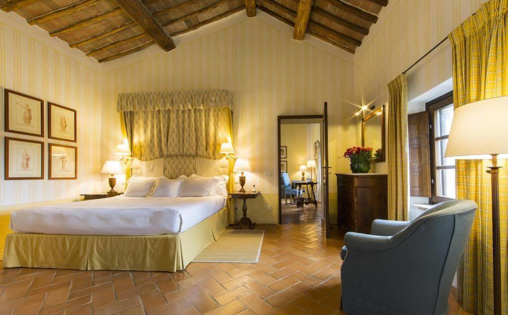 Hotel Castello Banfi - Il Borgo Poggio alle Mura Esterno foto