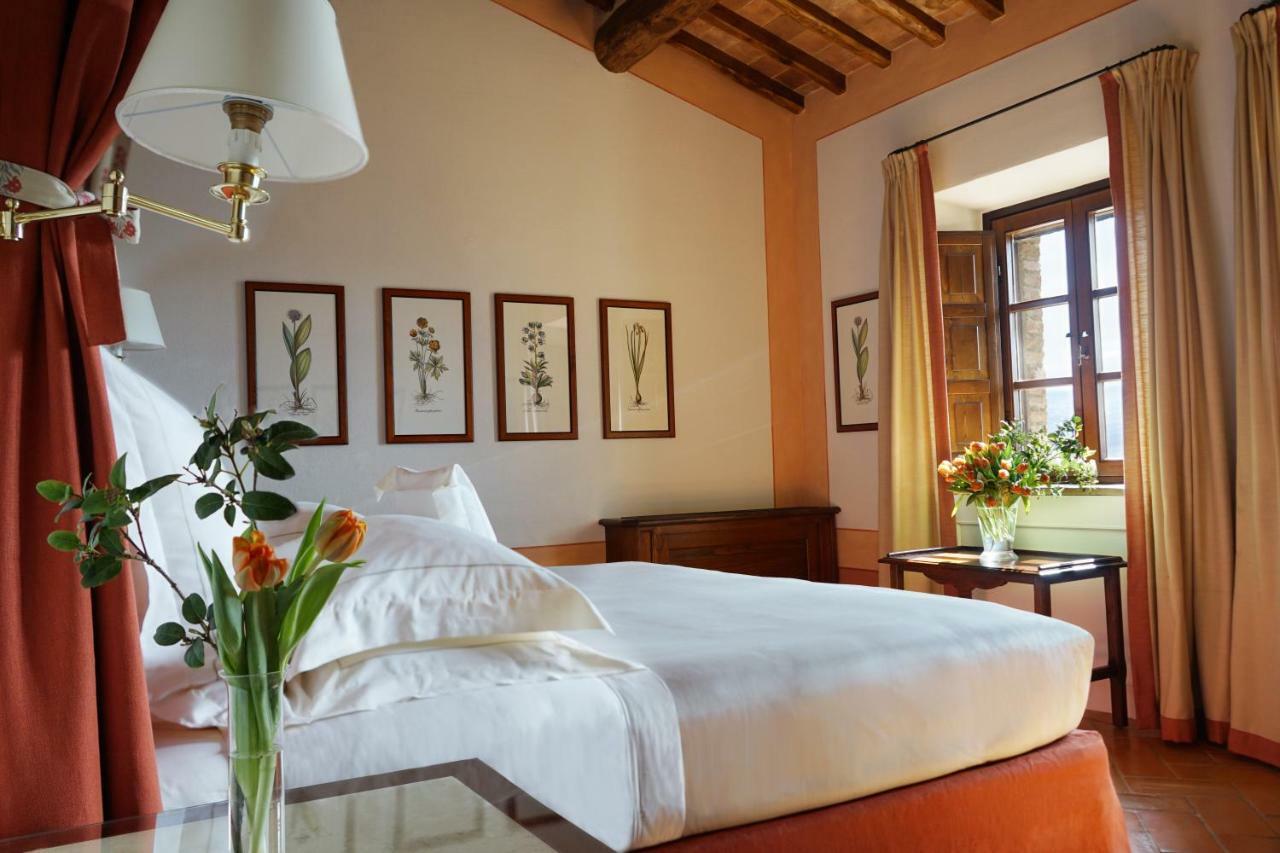 Hotel Castello Banfi - Il Borgo Poggio alle Mura Esterno foto